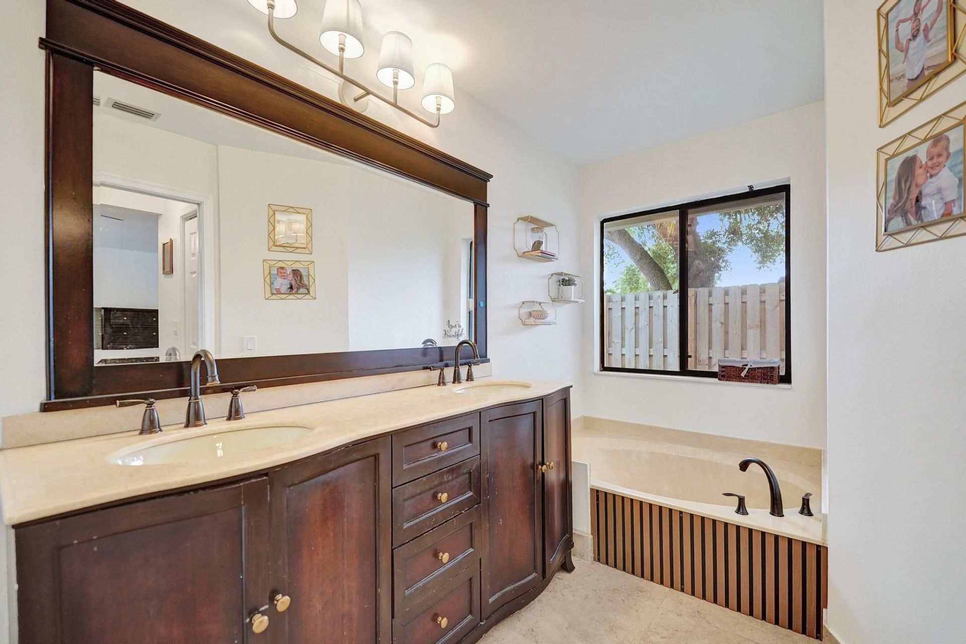 10050 NW 14th Street, Plantation, FL 33322 Photo