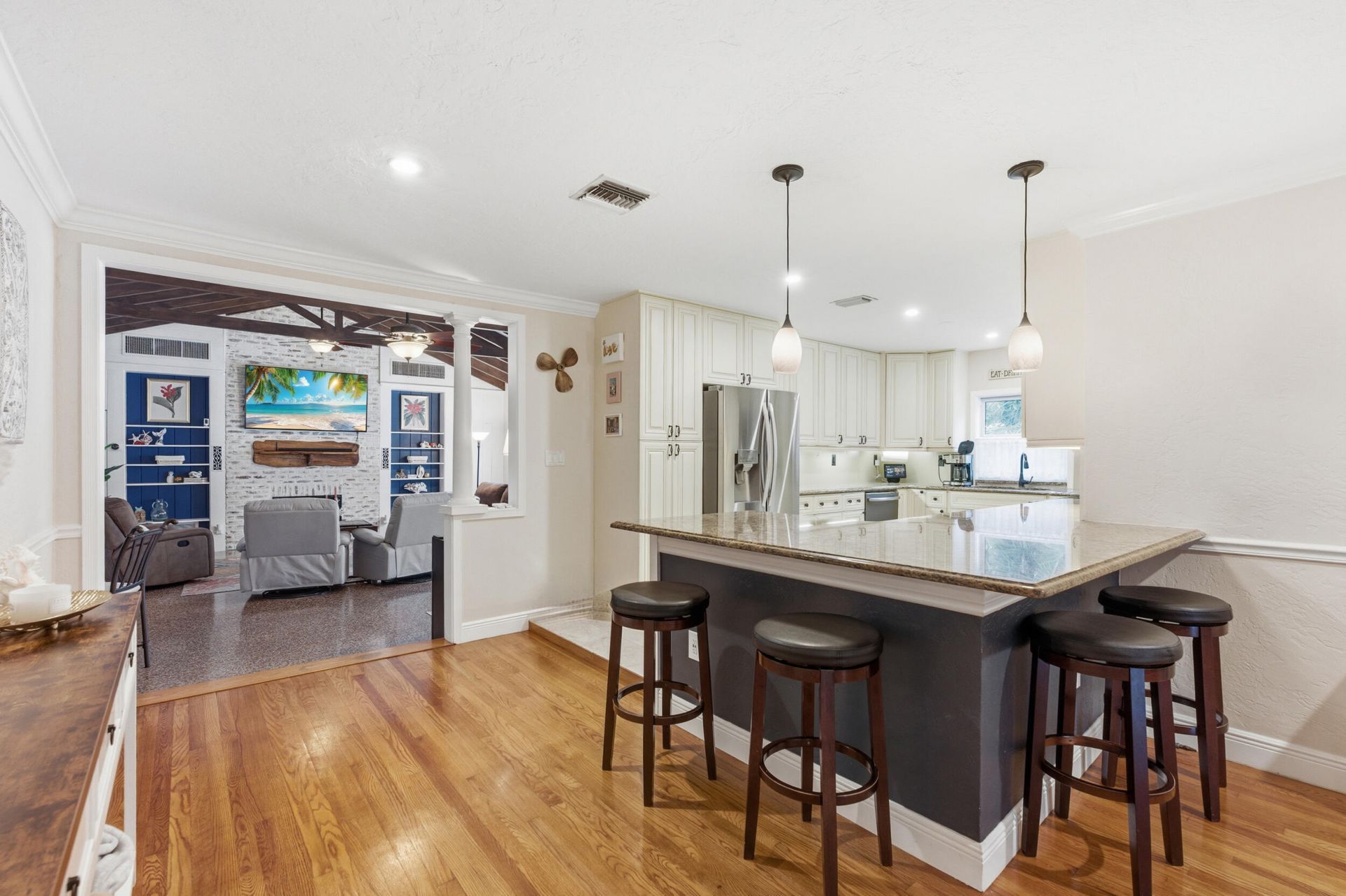 831 N Lakeside Drive, Lake Worth Beach, FL 33460 Photo