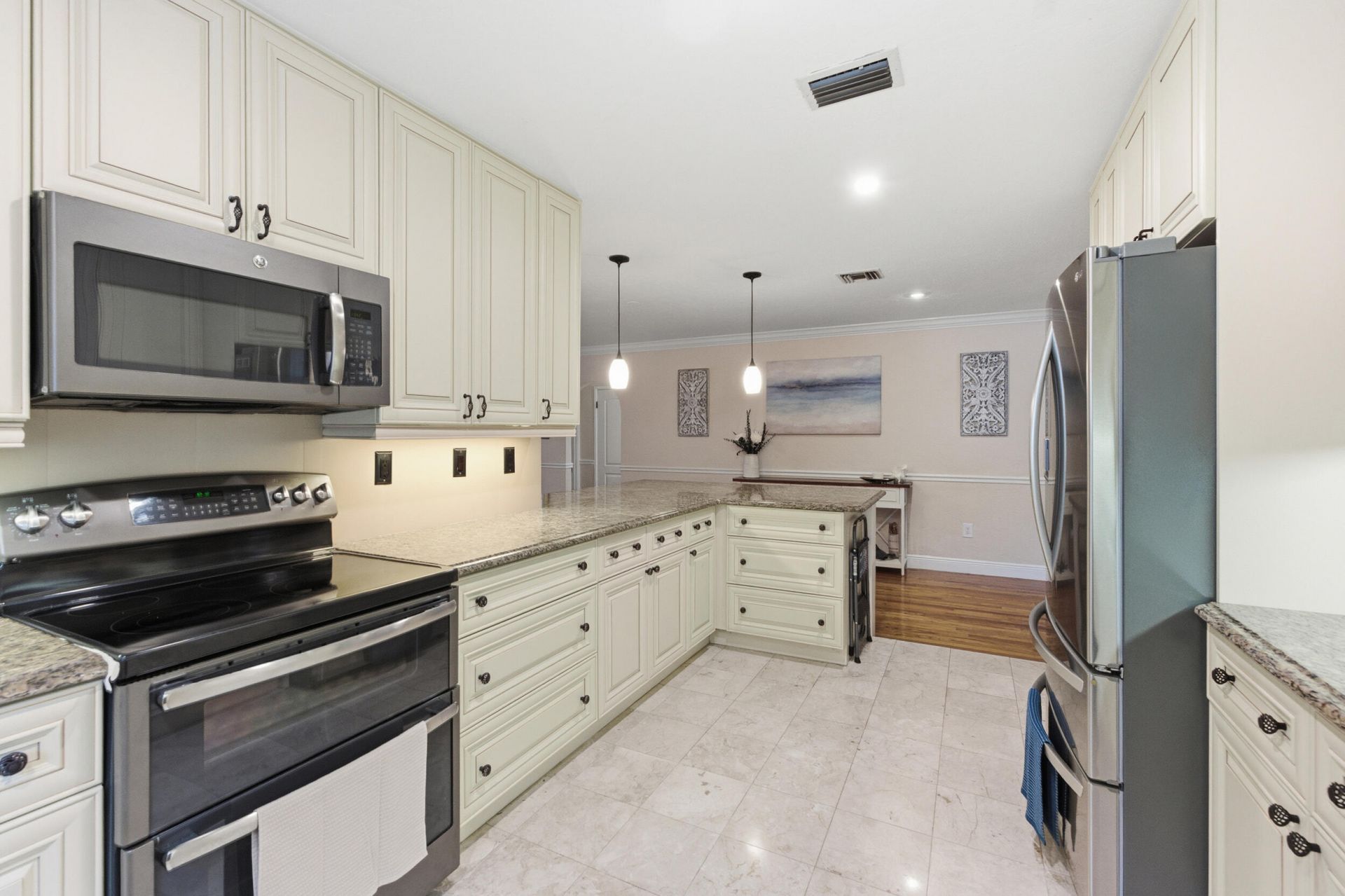 831 N Lakeside Drive, Lake Worth Beach, FL 33460 Photo