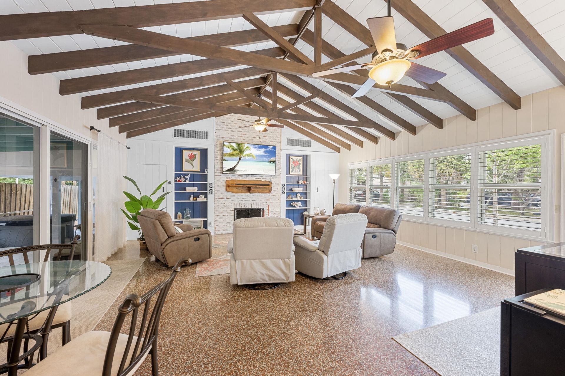 831 N Lakeside Drive, Lake Worth Beach, FL 33460 Photo