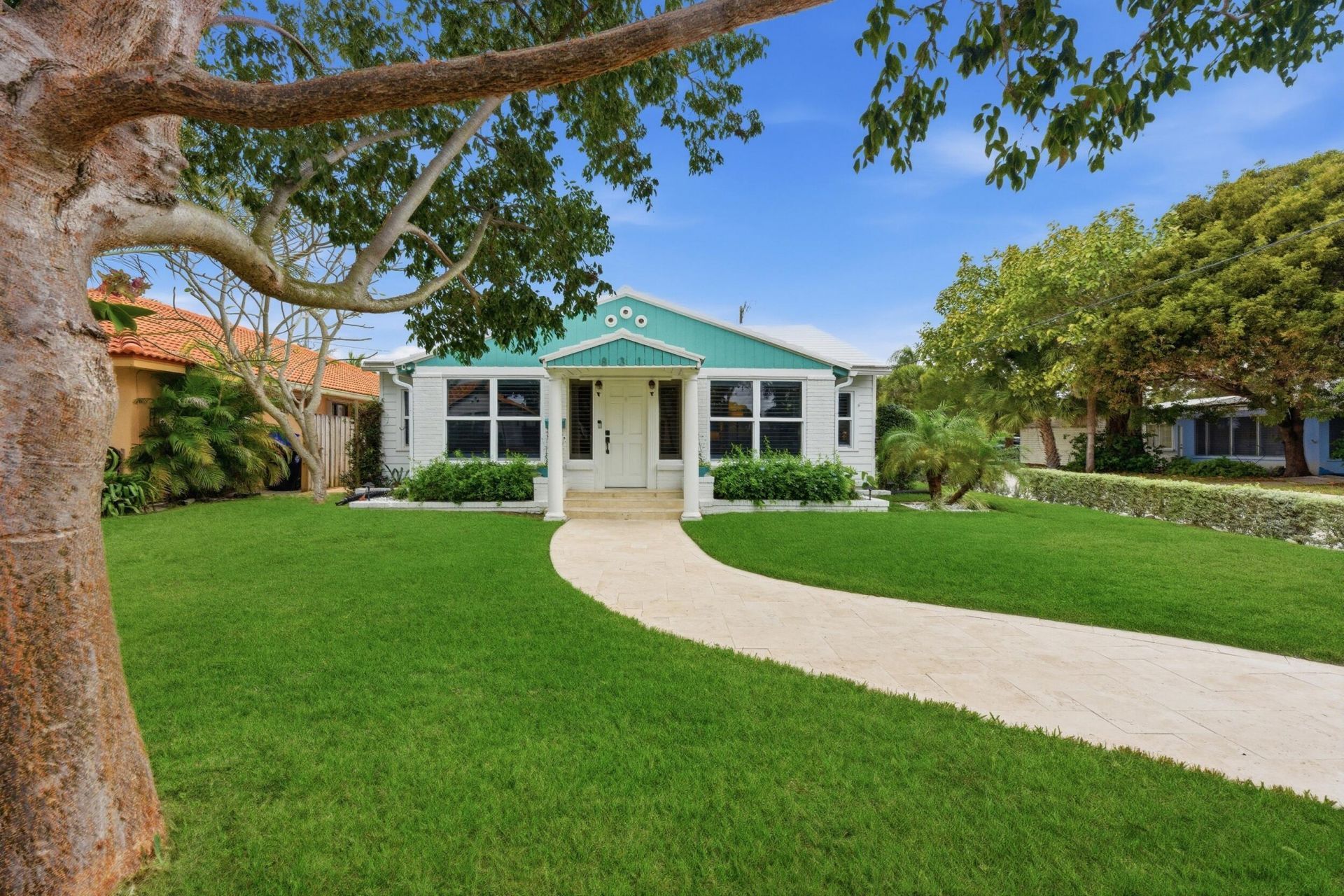 831 N Lakeside Drive, Lake Worth Beach, FL 33460 Photo