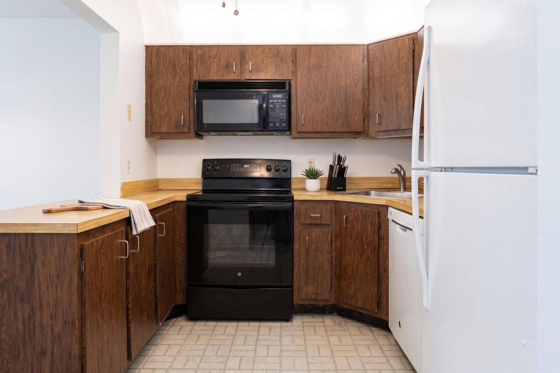 327 Pine Ridge Circle, Unit B-2, Greenacres, FL 33463 Photo