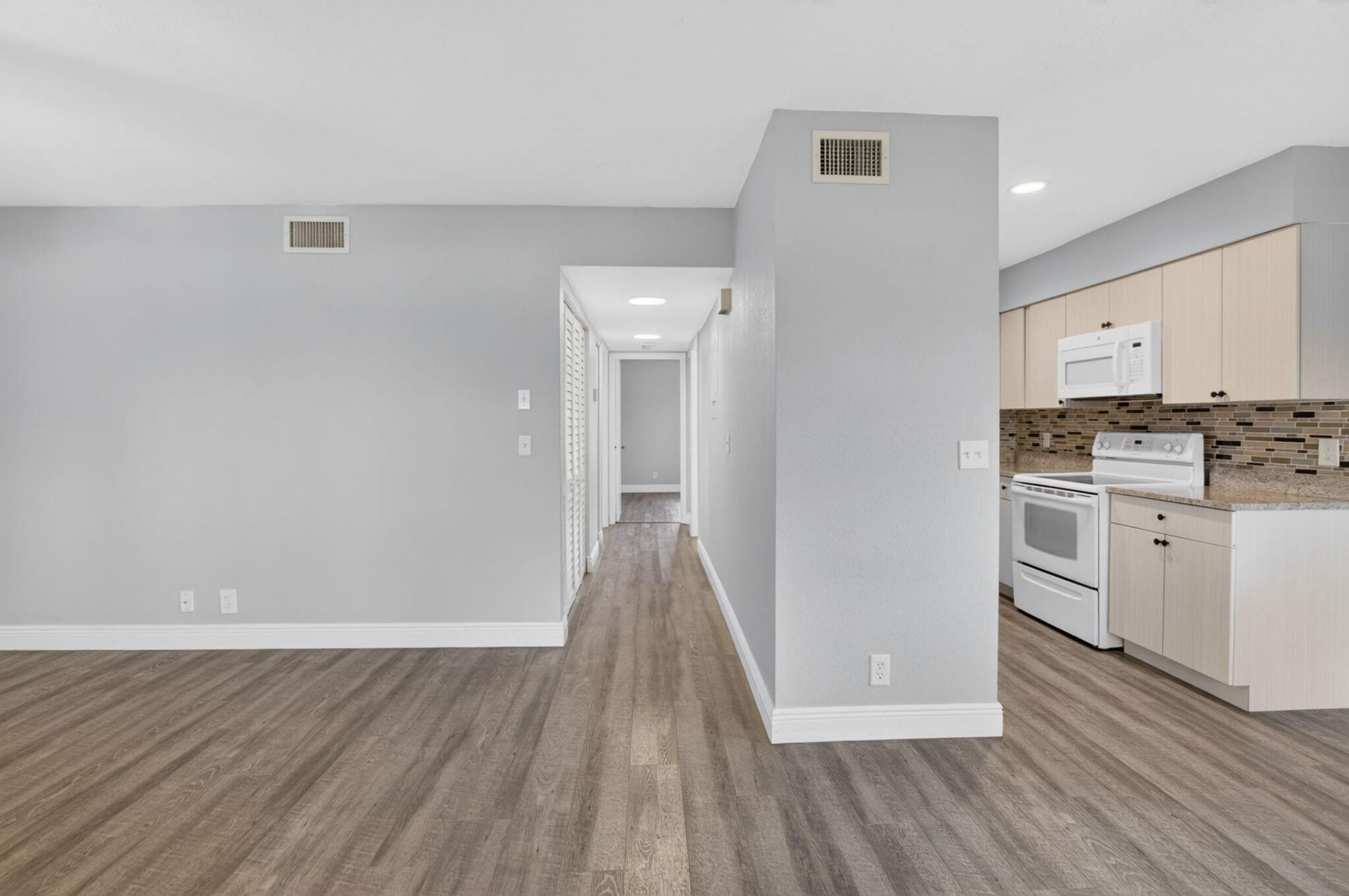 2535 SW 22nd Avenue, Unit 103, Delray Beach, FL 33445 Photo