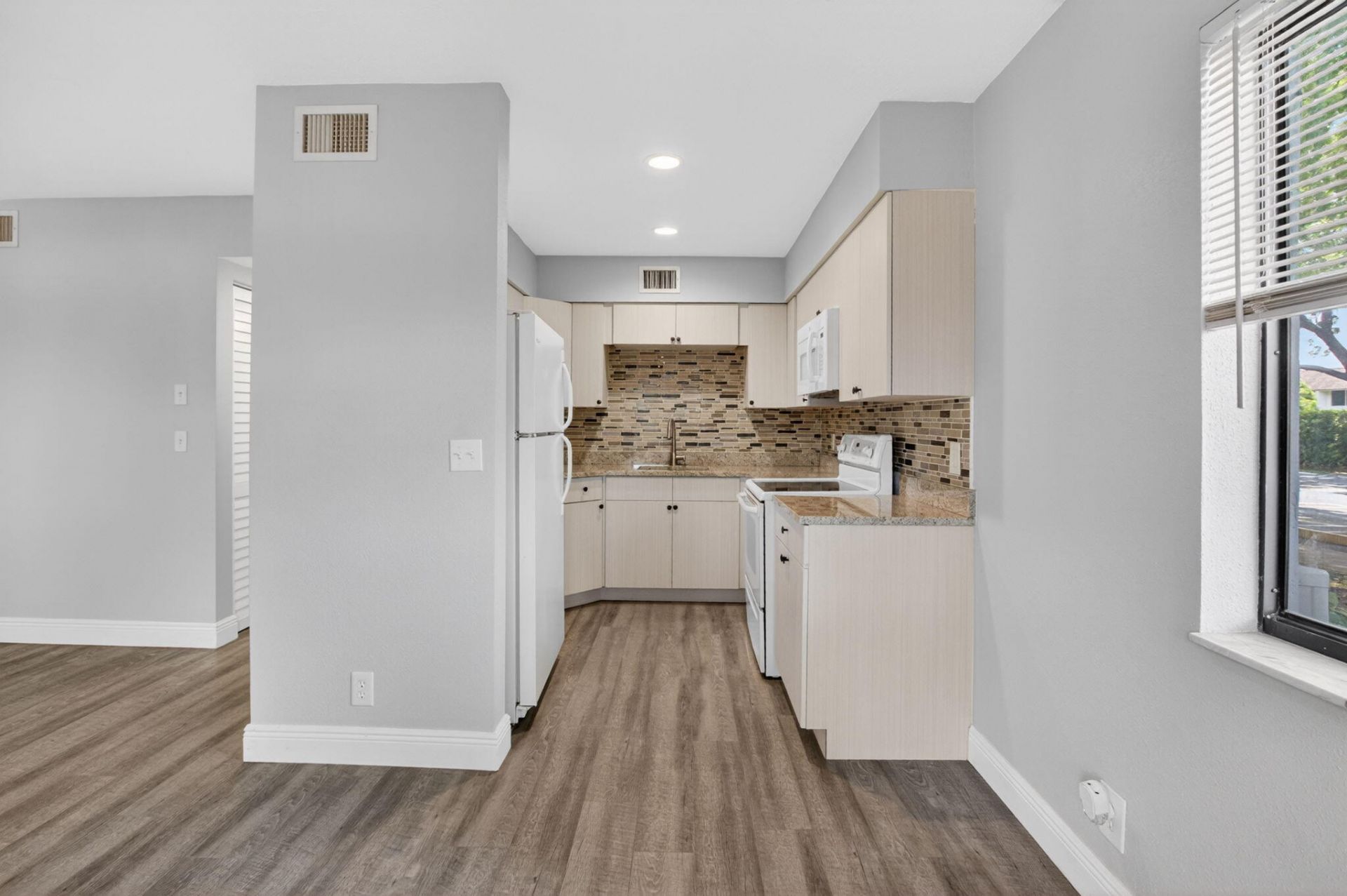 2535 SW 22nd Avenue, Unit 103, Delray Beach, FL 33445 Photo