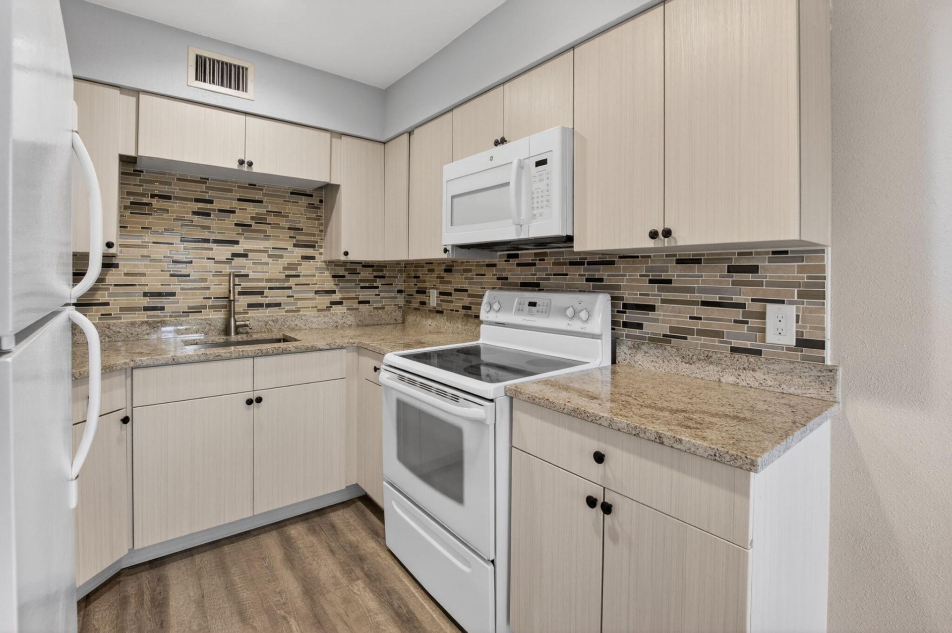 2535 SW 22nd Avenue, Unit 103, Delray Beach, FL 33445 Photo