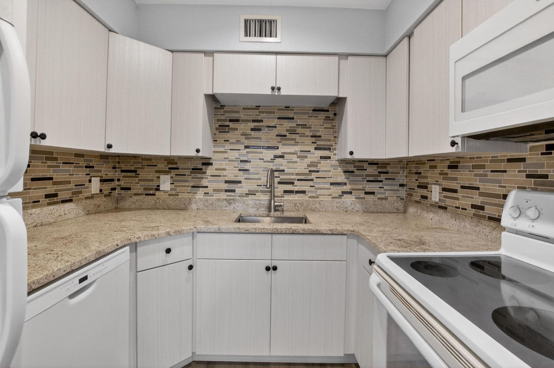 2535 SW 22nd Avenue, Unit 103, Delray Beach, FL 33445 Photo