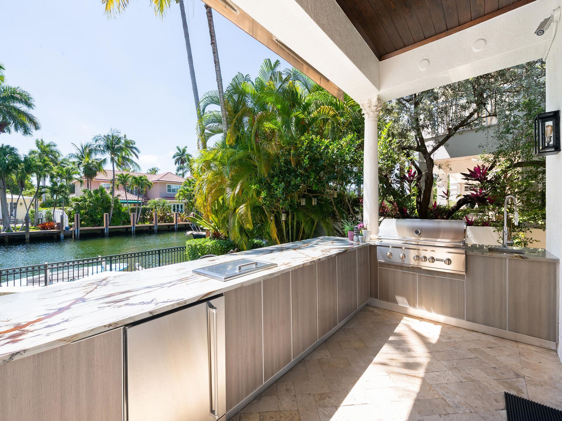 441 Royal Plaza Drive, Fort Lauderdale, FL 33301 Photo