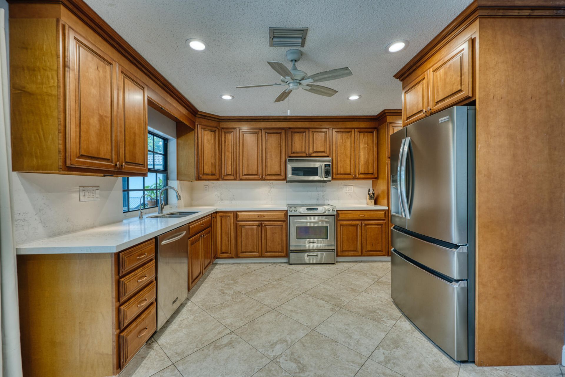 935 NW 110th Lane, Coral Springs, FL 33071 Photo
