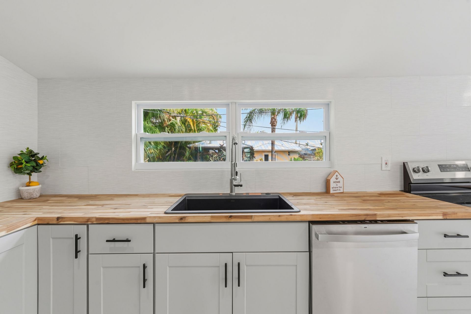 1566 NW 9th Avenue, Stuart, FL 34994 Photo