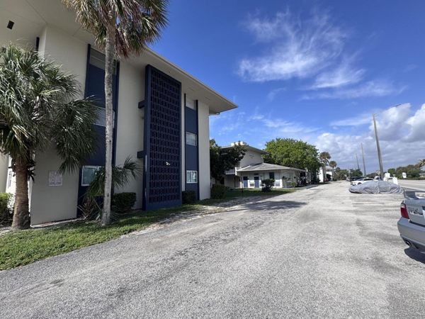 1150 E Sample Road, Unit 204, Pompano Beach, FL 33064