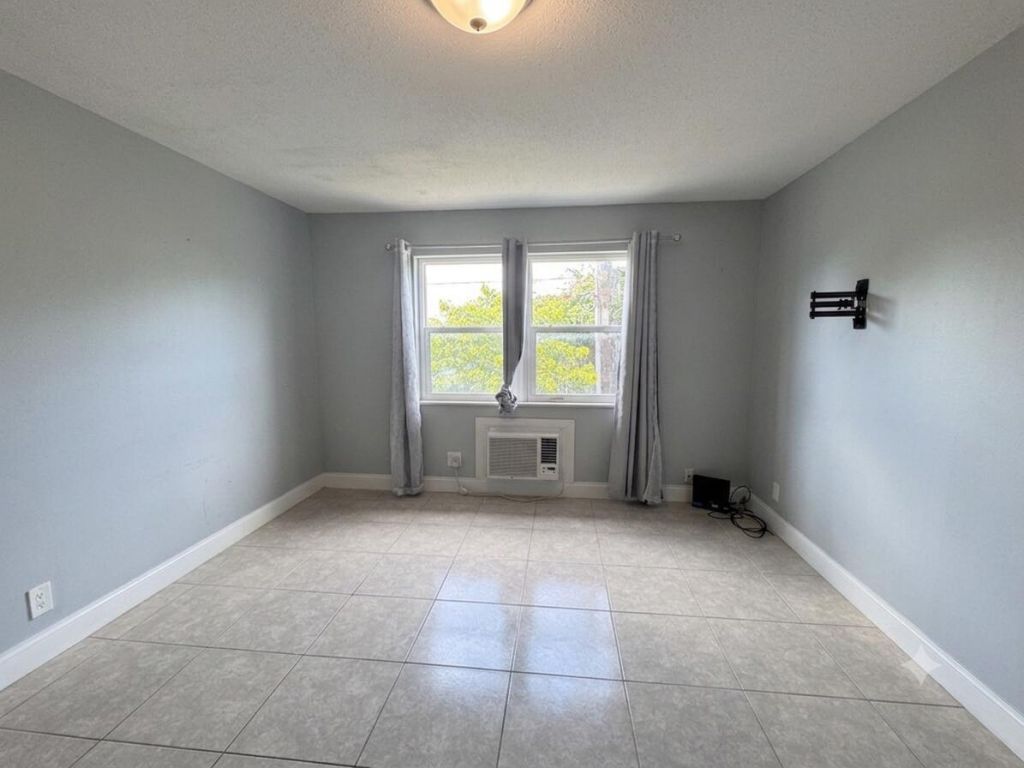 1150 E Sample Road, Unit 204, Pompano Beach, FL 33064 Photo