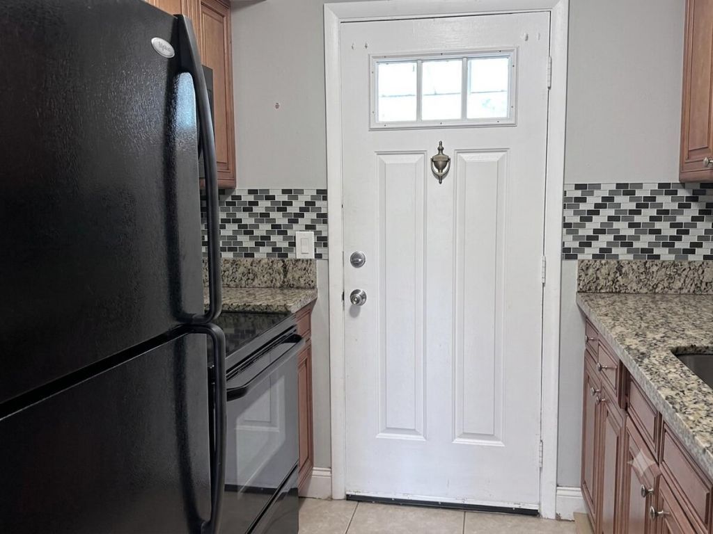 1150 E Sample Road, Unit 204, Pompano Beach, FL 33064 Photo
