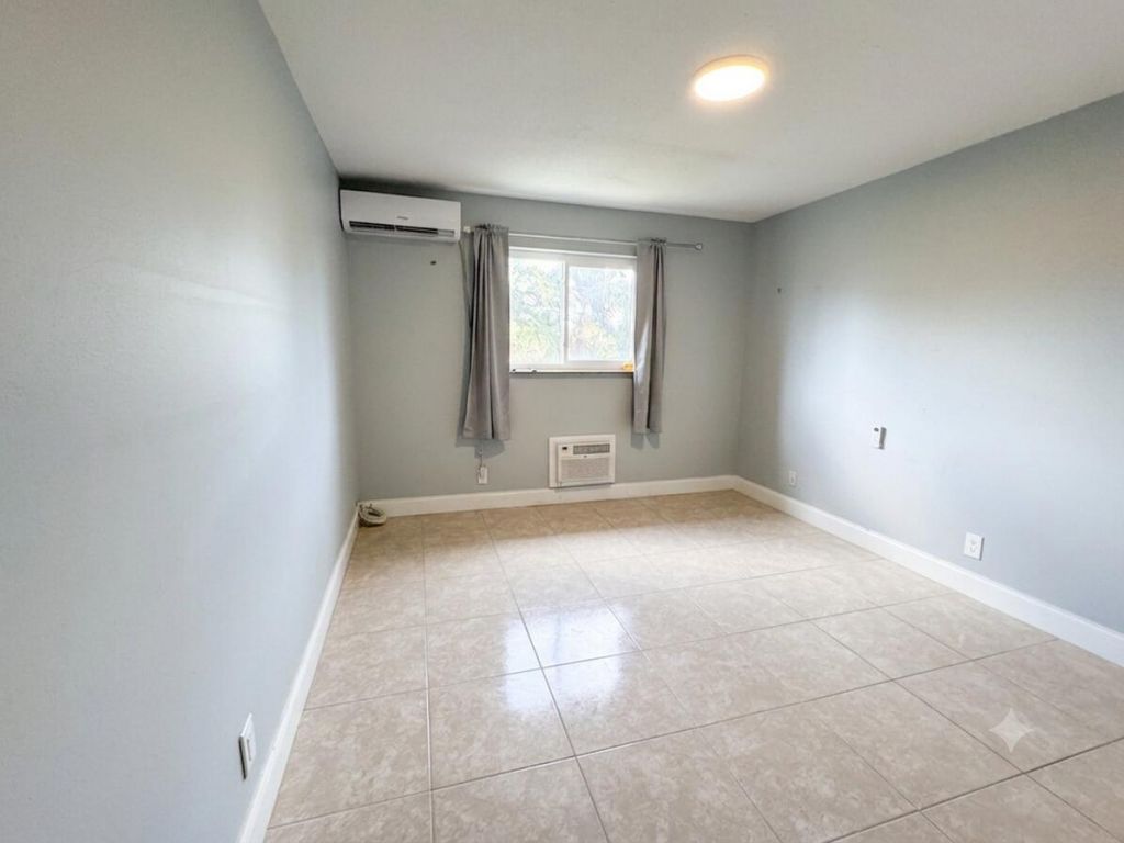 1150 E Sample Road, Unit 204, Pompano Beach, FL 33064 Photo