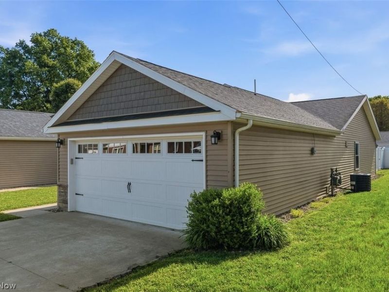 416A Elm Street, Belpre, OH 45714 Photo 3