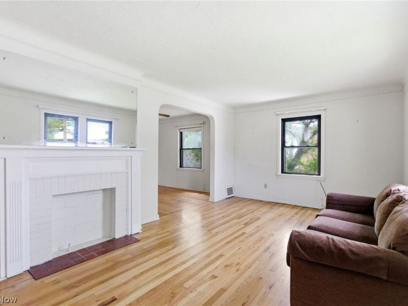 2261 Warren Road, Lakewood, OH 44107 Photo 12