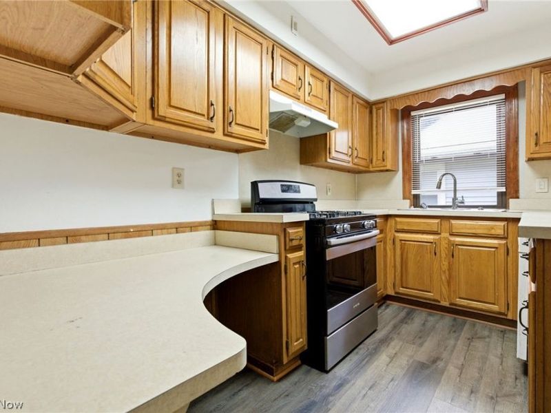 2261 Warren Road, Lakewood, OH 44107 Photo 13