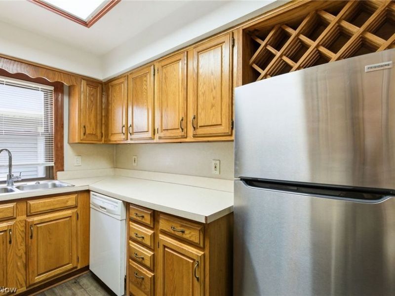 2261 Warren Road, Lakewood, OH 44107 Photo 15