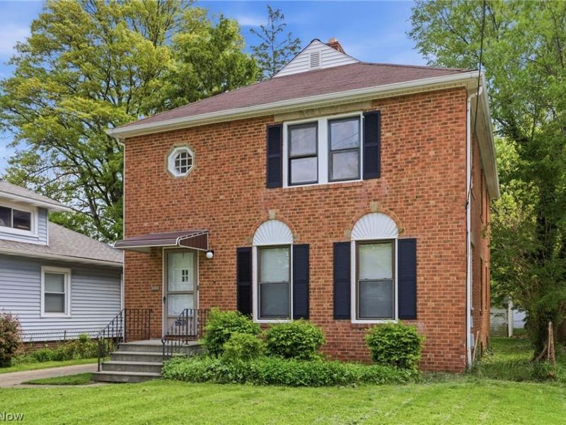2261 Warren Road, Lakewood, OH 44107 Photo 3