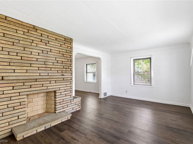 2261 Warren Road, Lakewood, OH 44107 Photo 7