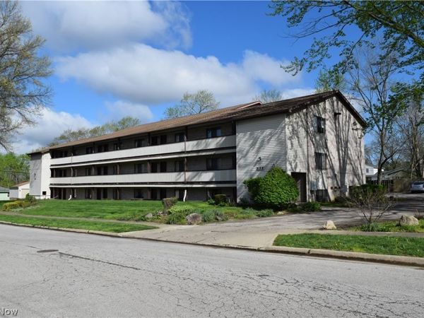899 Rosamond Avenue, Akron, OH 44307