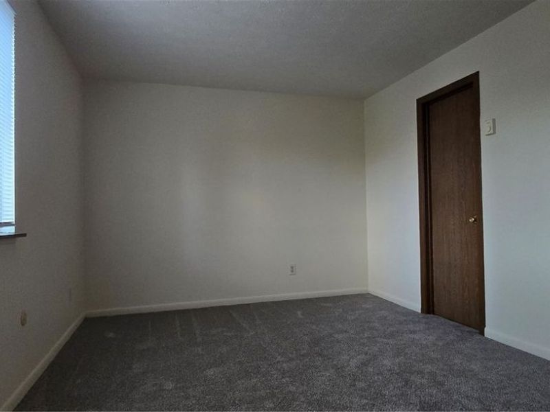 899 Rosamond Avenue, Akron, OH 44307 Photo 13