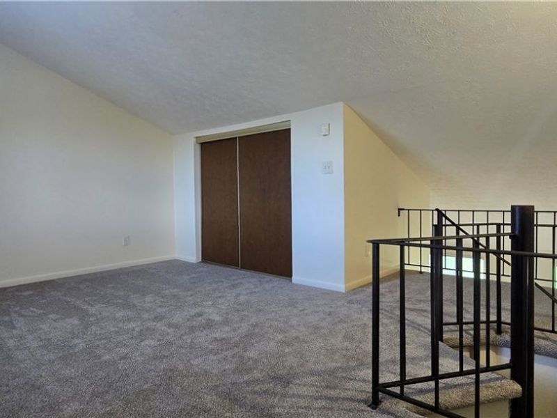 899 Rosamond Avenue, Akron, OH 44307 Photo 19