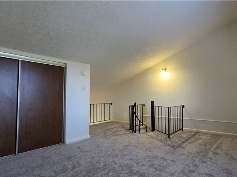899 Rosamond Avenue, Akron, OH 44307 Photo 20