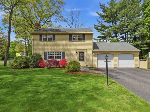 6 Ferncroft Street, Longmeadow, MA 01106