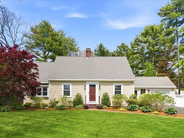 560 Common St, Walpole, MA 02081