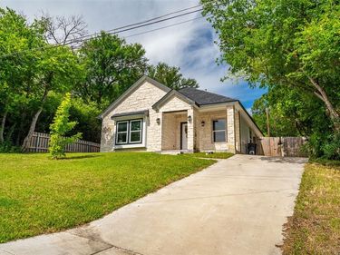2955 Pearl Avenue, Fort Worth, TX 76106