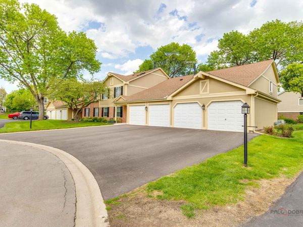 136 Wolcott Court , Unit O2, Schaumburg, IL 60193