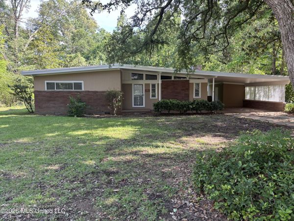 418 Mcmurphy Street, Canton, MS 39046