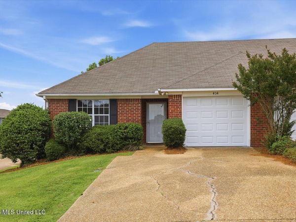 434 Woodlake Lane, Brandon, MS 39047