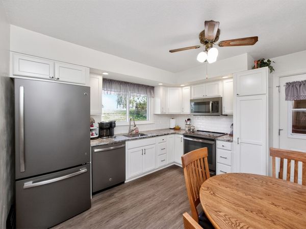 636 Gepke Parkway, Des Moines, IA 50320