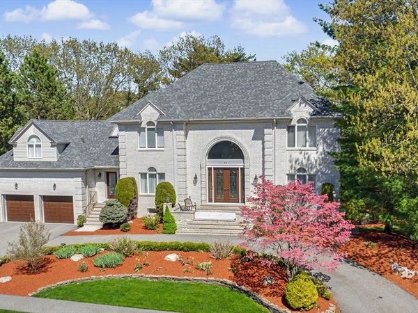 29 Hammersmith Dr, Saugus, MA 01906