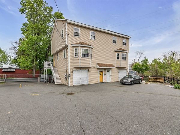 14 Tyler St, Unit 1, Lawrence, MA 01843