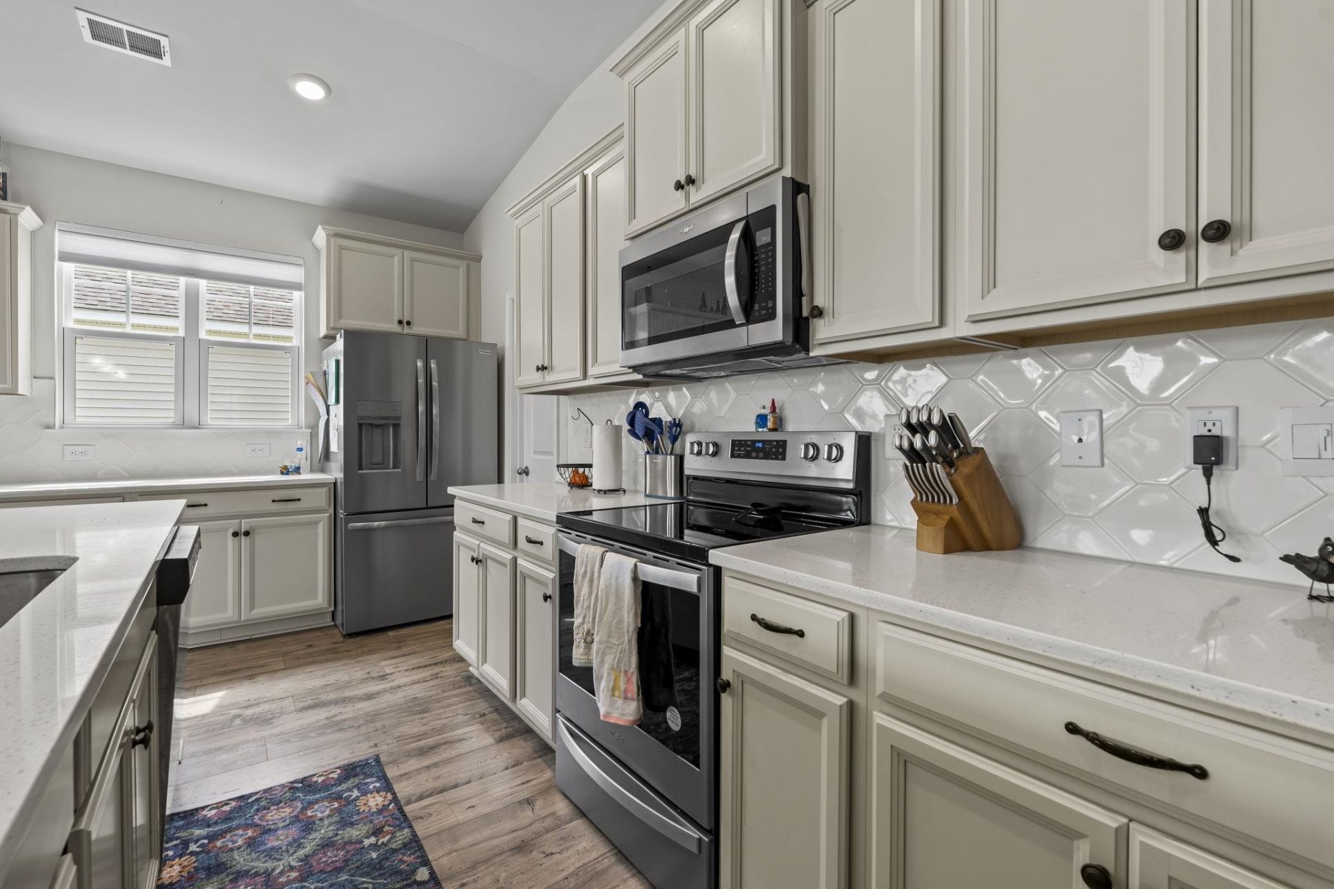 531 Pier Ct.  Photo 6