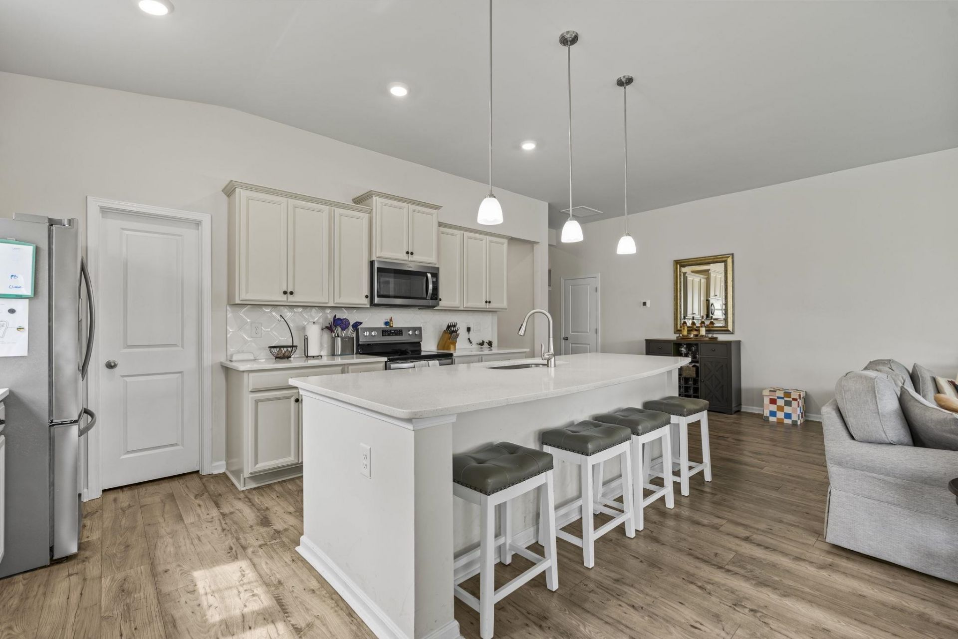 531 Pier Ct.  Photo 8