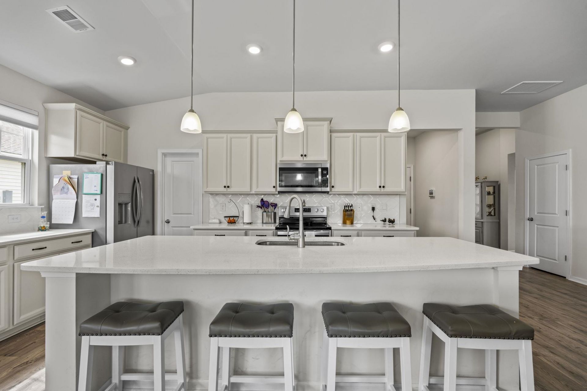 531 Pier Ct.  Photo 9