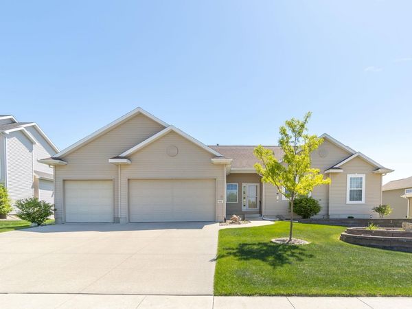 1502 Quail Ridge Road, Cedar Falls, IA 50613