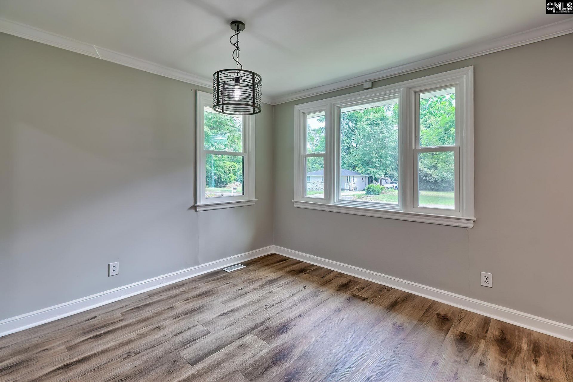 7611 Stephen Street  Photo 10