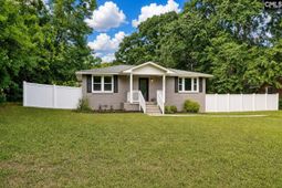 7611 Stephen Street  photo 4