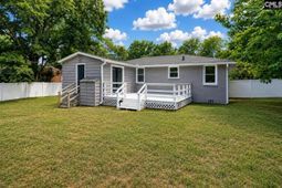 7611 Stephen Street  photo 4