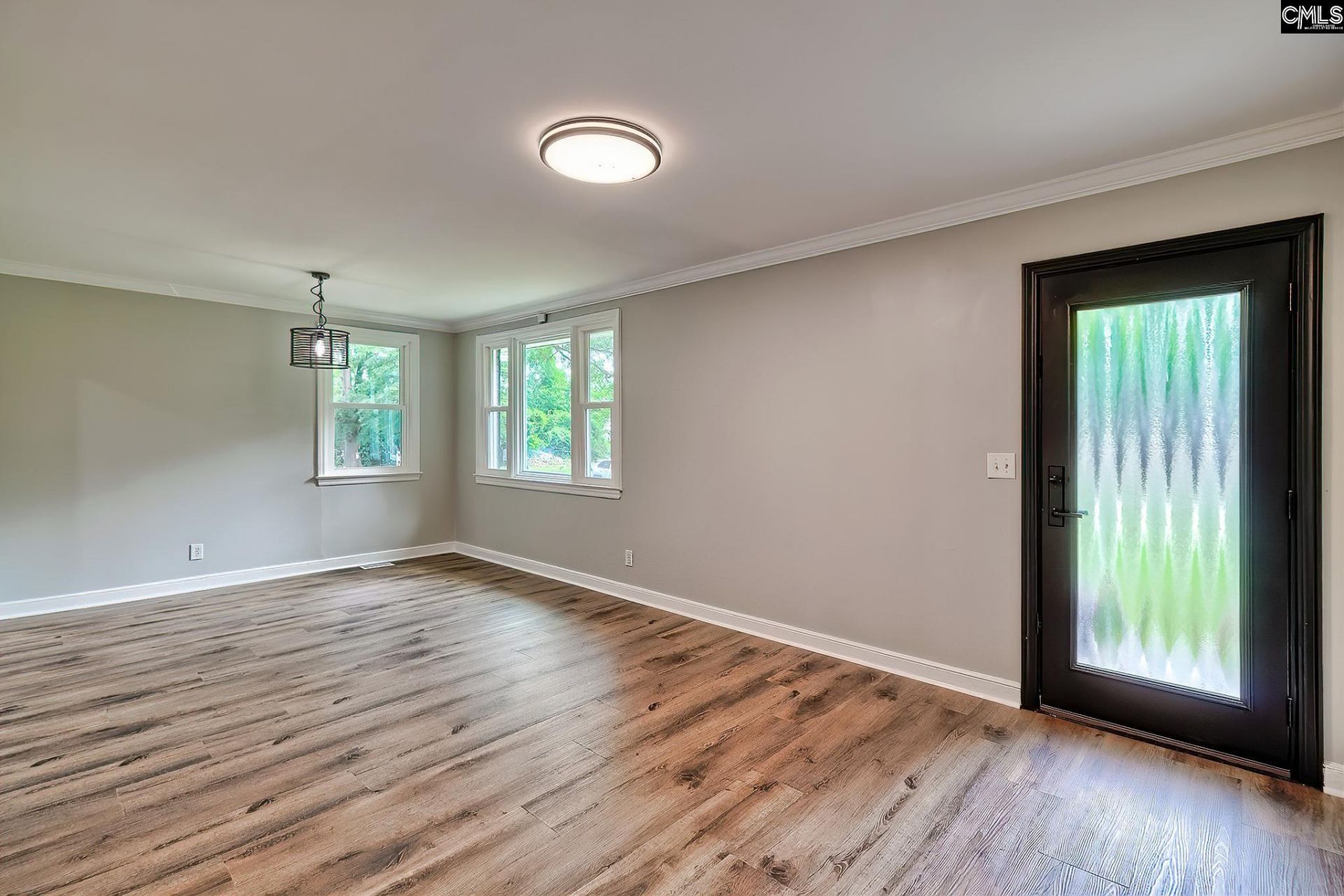 7611 Stephen Street  Photo 8