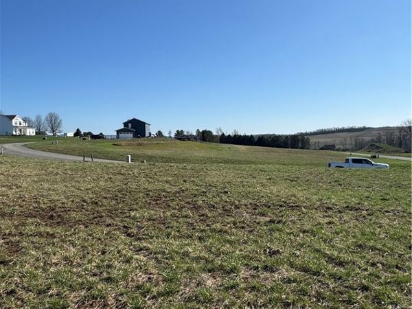 0 Hunter Dr, Scottdale, PA 15683