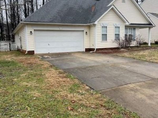 6117 Forest Pond Drive , Charlotte, NC 28262