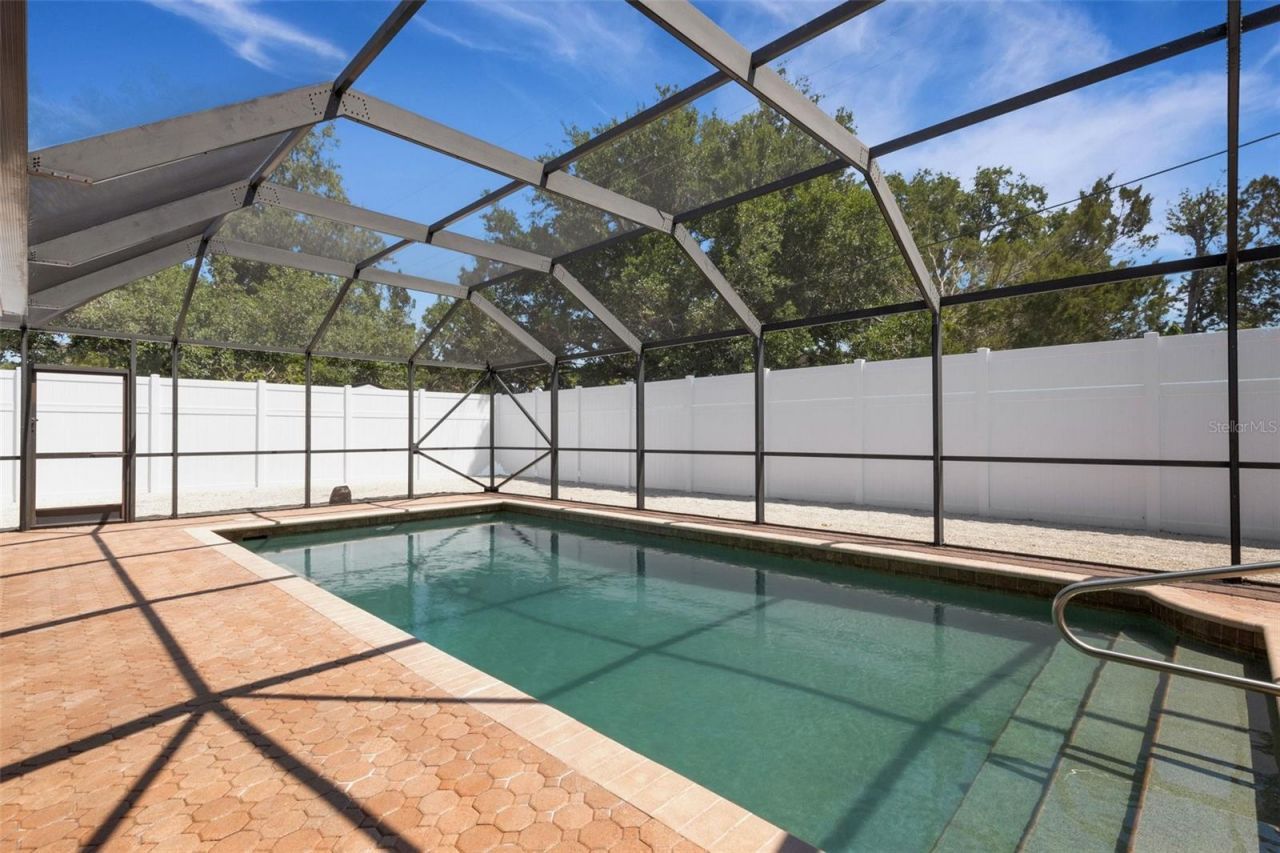 4645 Hunter Ridge Drive , Sarasota, FL 34233 Photo