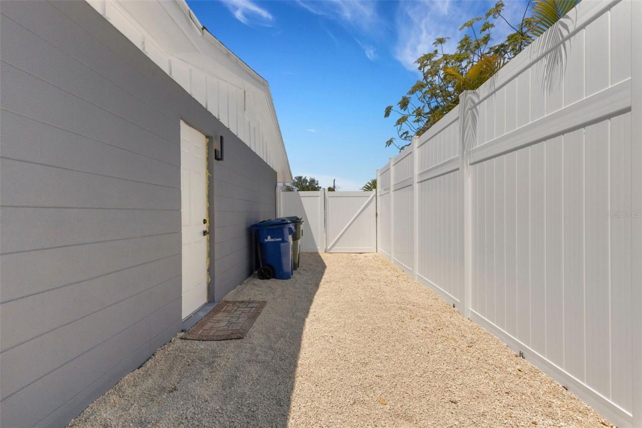 4645 Hunter Ridge Drive , Sarasota, FL 34233 Photo