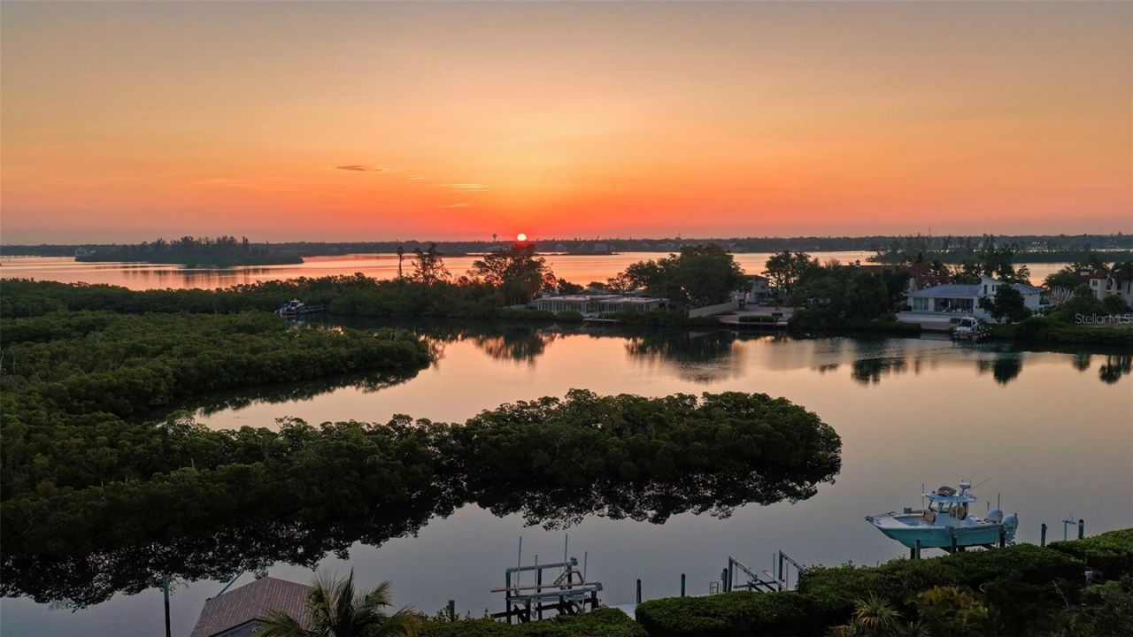 4317 Midnight Pass Road, Sarasota, FL 34242 Photo