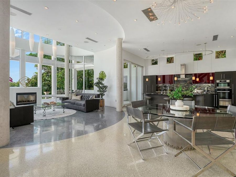 Property Image 8